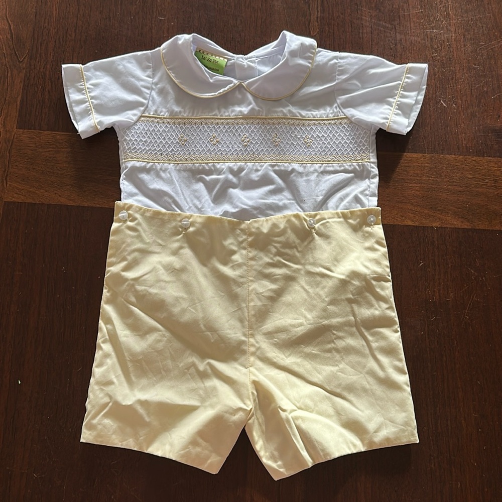 LE ZA ME BABY SMOCKED BUTTON ON SUIT